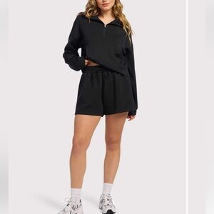 Nudd Soft Motion High-Rise Black Short size Medium